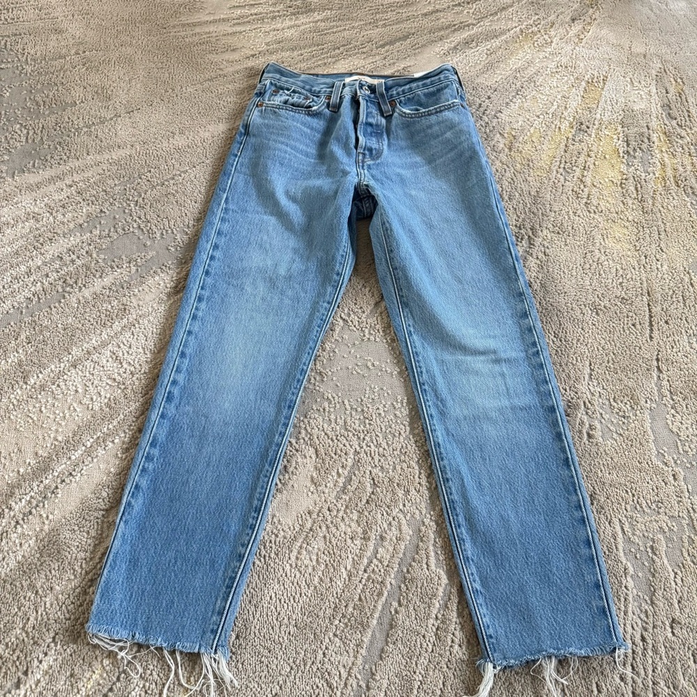 Levi’s premium wedgie jeans slim straight leg button fly high rise cotton 24